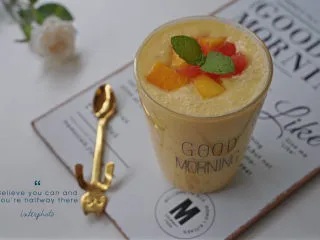 秒杀甜品店的，简单做法的杨枝甘露！,吃前冰一下口感酸甜，清凉，爽滑！