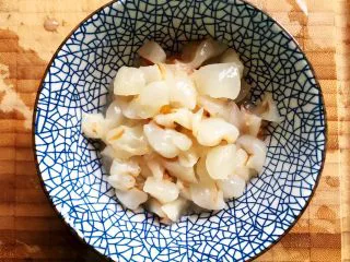 蜂蜜荔枝西柚汁,然后切碎