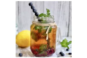 蓝莓Mojito鸡尾酒