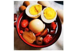 土鸡蛋桂圆枸杞红枣茶