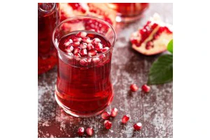石榴气泡鸡尾酒