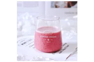 车厘子草莓冰奶昔