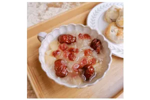 蔓越莓银耳羹简易养生壶版