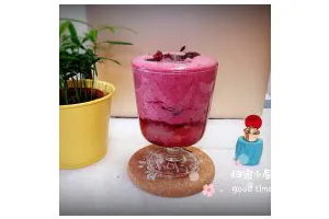 杨梅奶昔西米露