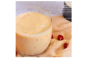 蔓越莓芒果奶昔