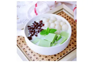 抹茶奶冻白玉丸子