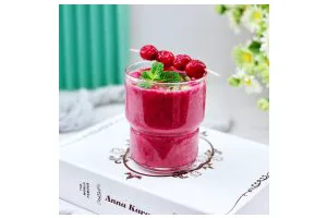 香蕉蔓越莓奶昔