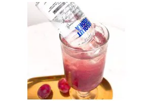 花看半开，酒饮微醺，是人生最好的状态