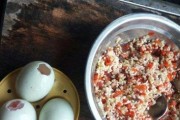 咸鸭蛋糯米饭，煮出满满的家乡味（以咸鸭蛋为灵魂的糯米饭，一口咬下去就是家的味道）