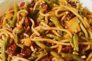 土豆红萝卜打卤面的做法(美味口感,营养丰富,清爽可口)