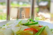 健康素食,炒冬瓜片(以素炒冬瓜片,清新健康的夏日佳品)
