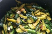 如何制作美味的腌黄瓜(一步步教你制作口感爽脆的腌黄瓜)