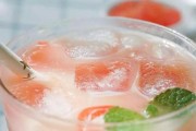 以水蜜桃为风味原料的养乐多(清爽味美的自制水蜜桃养乐多)