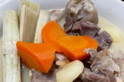 美味又营养的羊汤鲫鱼萝卜丝做法(美食天堂——羊汤鲫鱼萝卜丝的自制之道)