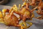 炸出香脆小螃蟹的秘诀（以油炸小螃蟹的做法，让你轻松掌握）