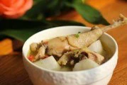 鲜香营养铁棍山药煲老母鸡汤(传统美食食疗佳品营养丰富铁棍山药煲老母鸡汤的做法)