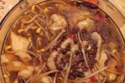 手把手教你做正宗的水煮鱼(掌握这个关键步骤,让你的水煮鱼鲜美不腻)