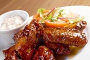 蒜蓉辣椒酱烤鸡翅食谱(香辣多汁,美味不容错过)