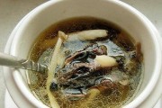 以乌鸡滋补汤为健康养生的佳品(传统滋补汤品的制作,让您享受健康美味)