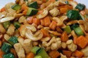 双椒腰果鸡丁(健康饮食从餐桌开始;家常菜谱分享)