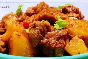 土豆炖羊肉,营养丰富的美味佳肴(传统美食的做法,慢火炖出香醇口感)