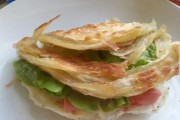 手抓饼美食制作指南(学会手抓饼的技巧,让你在家也能做出美味的早餐)