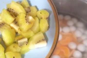 手工草莓汤圆制作全攻略(传统汤圆与草莓的完美结合,让冬日更甜蜜)
