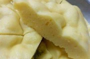 用血糯米做出松软美味的蒸蛋糕(血糯米的神奇变身,教你轻松制作口感绝佳的蒸蛋糕)
