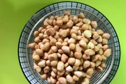 香炸花生米的制作方法(手工炸花生米的制作技巧与注意事项)