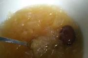 小熊电炖锅制作枸杞银耳汤的完美方法(健康饮品,从小熊电炖锅开始)