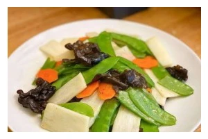 学会制作美味的肉笼卷（家庭厨艺必备，口感香嫩，健康美食，做法详解）