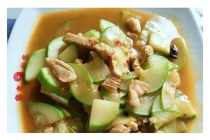 家常美味——生瓜炒肉（清新爽口，简单易学，一道家庭美食）