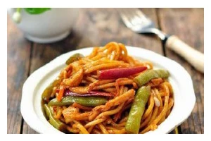 香辣焖面的制作方法（一口咬下去，香辣麻辣味道扑鼻而来）