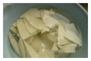 土佐风煮竹笋的制作方法（体验日本最地道的烹饪技巧，让竹笋更美味）