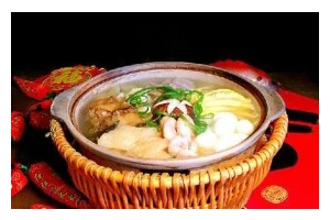 砂锅酡宝的制作与享用（传统美食，口感独特，营养丰富）