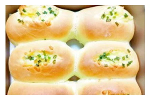 奶香四溢的酥粒奶香包波兰种制作方法（让你品尝到奶香与酥脆的完美结合）