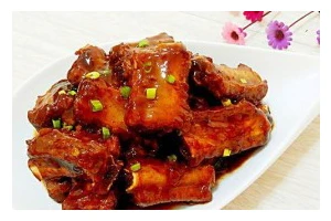沙茶酱烧排骨，美味又下饭（做法详解，让你轻松掌握家常美食的制作）