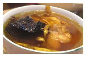 石斛灵芝炖鸡汤，营养滋补的佳品（滋阴补肾，提高免疫力的美食）