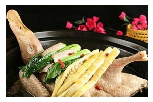 鲜美滋补，以鲜笋老鸭汤为基础的食谱分享（用多种方式让你品尝美味健康的鲜笋老鸭汤）
