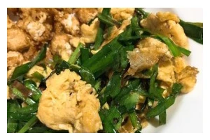 美食推荐——虾皮韭菜炒鸡蛋（家常美味，营养丰富的一道佳肴）