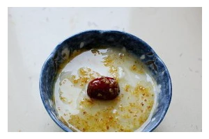 山药桂花粥配裙饼的营养美味（做法简单，营养丰富，滋补补气、口感佳，喜欢甜食的妈妈们别错过）
