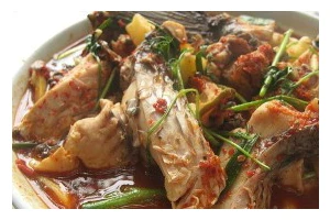 以魚肝伴木瓜片做出美味佳肴（以魚肝伴木瓜片为主材的创新食谱，美味健康惊艳您的味蕾）