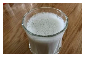 玉米豆奶的制作方法（健康营养，美味口感，自制方便）
