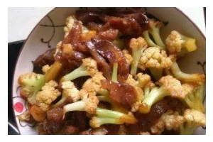虾米角瓜小炒菜，味蕾的饕餮盛宴（用虾米和角瓜打造一道美味的小炒菜）