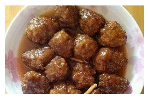 美味可口的肉圆子做法（用新鲜食材和传统工艺打造的鲜美小吃）