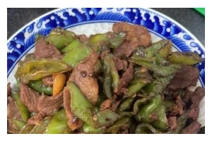 竹笋辣椒炒肉的做法（辣中带香，美味可口）