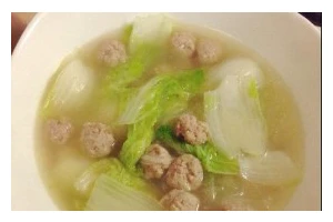娃娃菜粉丝丸子汤的做法（健康营养又美味，轻松学会制作！）