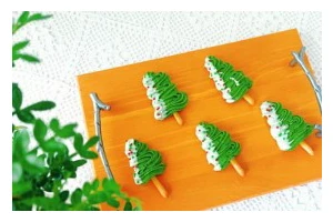 圣诞树饼干制作指南（DIY节日甜品，体验圣诞节的欢乐氛围）