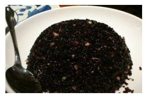 椰浆黑米饭，一款营养美味的健康佳肴（椰浆与黑米的完美结合，营养丰富、美味可口）