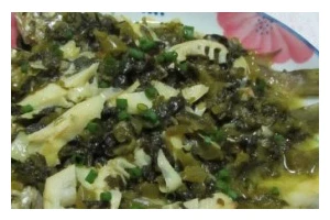 酸菜焖黄花鱼的做法（家常菜肴的制作方法）